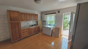 Casa cu 8 camere + 800mp teren Cisnadie zona Centrala - imagine 11