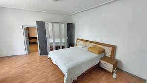 Casa cu 8 camere + 800mp teren Cisnadie zona Centrala