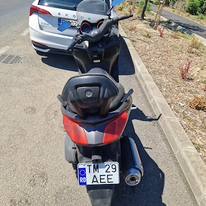 Scuter Yamaha X-Max 250 (maxi-scooter)   2013 - imagine 3