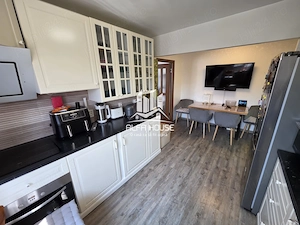 Vand apartament 3 camere cf.1, etaj 3 , zona Micro 3!