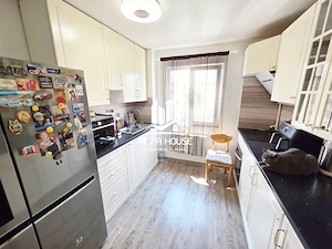 Vand apartament 3 camere cf.1, etaj 3 , zona Micro 3! - imagine 9