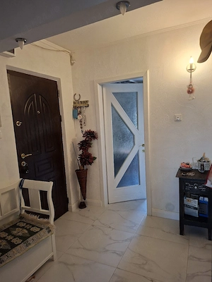 Vand apartament 4 camere codlea 