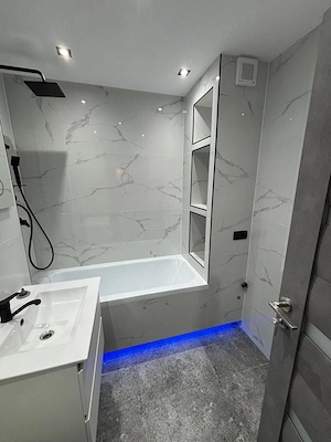 Vând apartament premium, renovat complet în 2026   Pașcani, zona Esplanadă | 55 mp | decomandat 80k - imagine 4