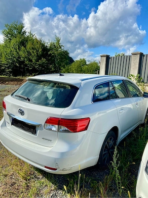 Toyota Avensis - imagine 4