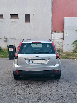 Vând Ford Fiesta 2005 TDCi  - imagine 6