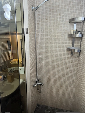 Închiriez apartament 2 camere Fratii Golesti Pitești  - imagine 10