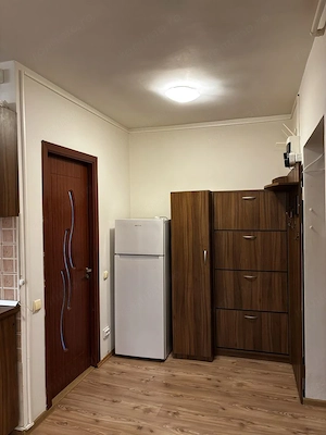 Apartament luminos 2 camere de închiriat | Metrou Apărătorii Patriei (7 min) | Parcare inclusă - imagine 2