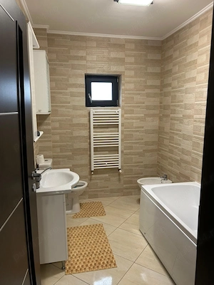 Persoana fizica inchiriez ap.cu 3 camere decomandat cu loc  de parcare inclus - imagine 5