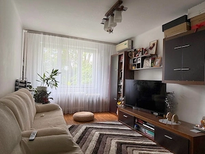 3 camere decomandat, metrou Titan la 2 minute, eliberabil octombrie
