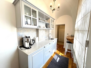 Apartament renovat, cu garaj și pivnițe, în Centrul Istoric al Sibiului - imagine 3