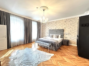 Apartament renovat, cu garaj și pivnițe, în Centrul Istoric al Sibiului