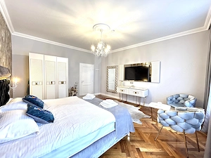 Apartament renovat, cu garaj și pivnițe, în Centrul Istoric al Sibiului - imagine 7