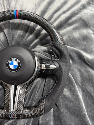 Volan BMW M din carbon si piele tesită nou cu padele ( alb sau negru ) - imagine 3
