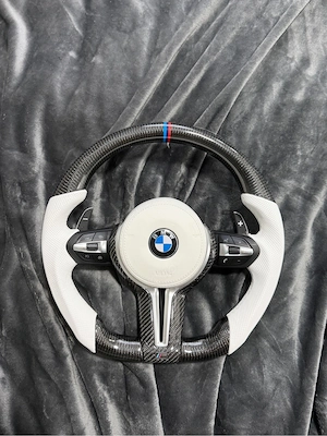 Volan BMW M din carbon si piele tesită nou cu padele ( alb sau negru )