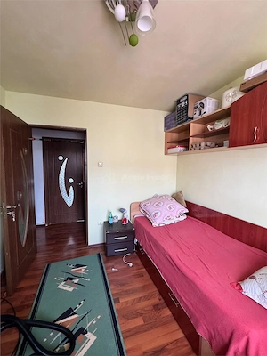 4 camere - Crinilor - Etaj 3 - imagine 12