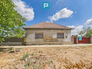 Casă cu potențial și teren 1.440 mp  - Sântana