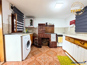 Casa cu teren generos de 1.315 mp, bucatarie de vara complet renovata si acces din doua strazi – Cer - imagine 12