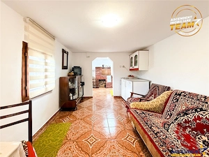 Casa cu teren generos de 1.315 mp, bucatarie de vara complet renovata si acces din doua strazi – Cer - imagine 10
