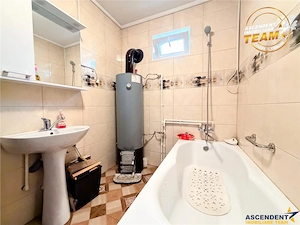 Casa cu teren generos de 1.315 mp, bucatarie de vara complet renovata si acces din doua strazi – Cer - imagine 15