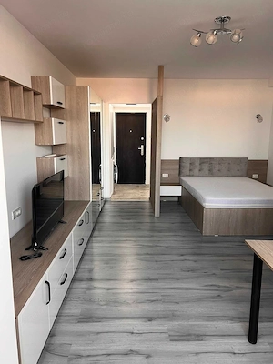 Garsonieră 30 mp, renovată, mobilată, 3 lifturi, metrou 2 minute - imagine 2