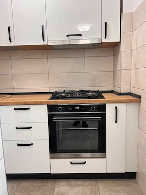 Garsonieră 30 mp, renovată, mobilată, 3 lifturi, metrou 2 minute - imagine 3