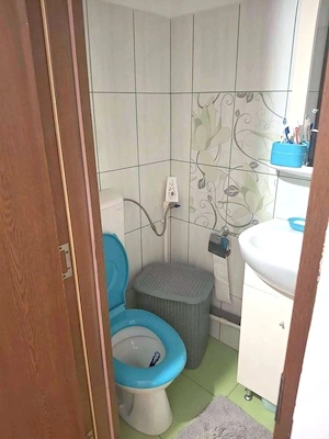 Închiriez Apartament cu 3 camere, centrala proprie, prima închiriere, lângă Obor - imagine 4