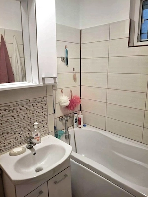 Închiriez Apartament cu 3 camere, centrala proprie, prima închiriere, lângă Obor - imagine 3