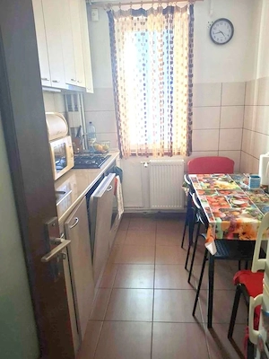 Închiriez Apartament cu 3 camere, centrala proprie, prima închiriere, lângă Obor