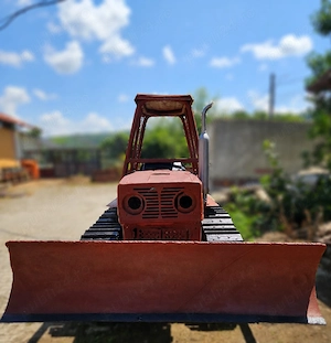 Tractor șenilat cu lamă frontală - imagine 3