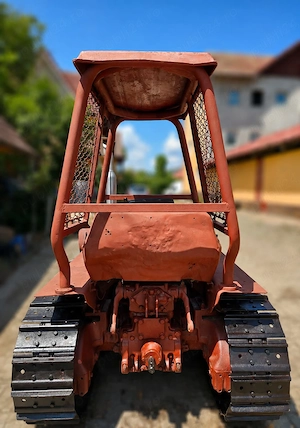 Tractor șenilat cu lamă frontală - imagine 4