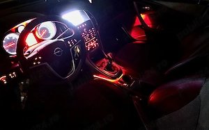 Opel Astra J din 2011 - imagine 4