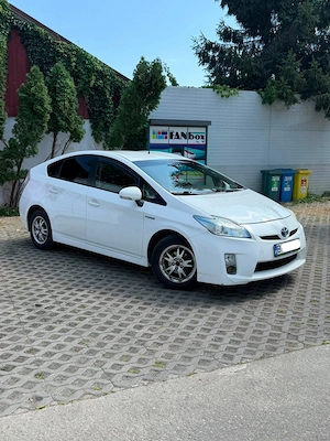 Vând Toyota Prius Hybrid+Benzina