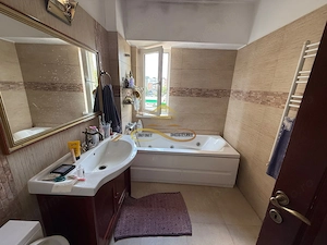 Apartament 4 camere de vanzare in Bacau bloc 2007 - imagine 10