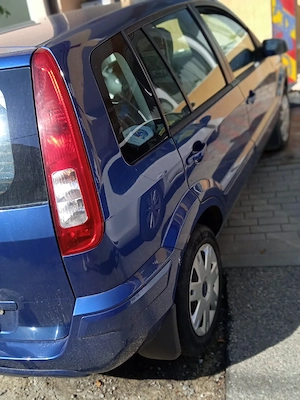 Vand masina Ford Fusion din 2010,30000 km, ținută in garaj-3600 euro,negocial -tel.  - imagine 2