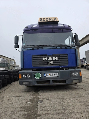 Vând Ansamblu Camion MAN (2004) + Remorcă   Benă închisă Agreere Școală (Cat. C + CE) - imagine 2