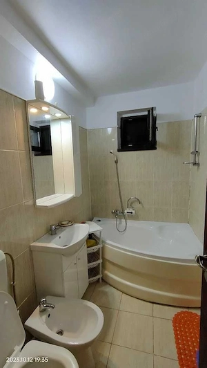 Inchiriez Apt 3 camere, Dristor, la metrou - imagine 6