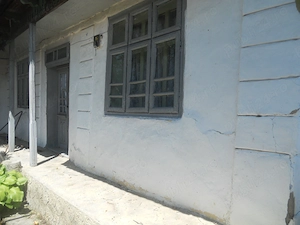Casa la 25 km de Piatra Neamt spre Bacau - imagine 4