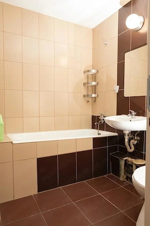 Renovat - 2 camere semidecomnadat 85000 EURO - imagine 2