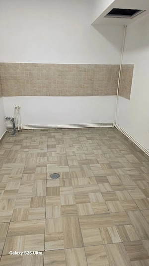 Ofer spre chirie 110 MP Spatiu com Roman ,600 Euro   luna  - imagine 5