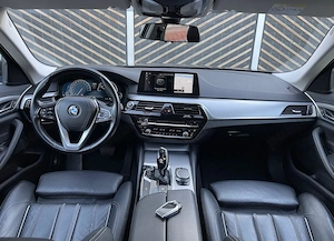 BMW Seria 5 520d xDrive - imagine 4