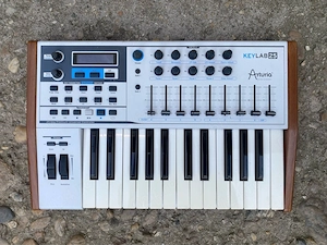 Arturia KeyLab 25 controler midi