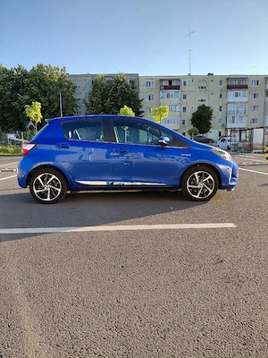 Toyota Yaris hibrid  - imagine 4