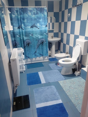 Ofer spre închiriere un apartament la casa   - imagine 9