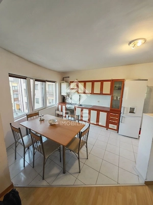 Vând Apartament Luminos, 2 Camere + Dressing, Zona Sanovil - imagine 4