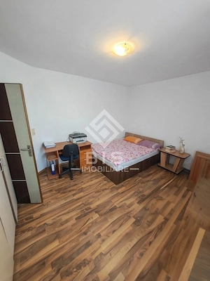 Vând Apartament Luminos, 2 Camere + Dressing, Zona Sanovil - imagine 10