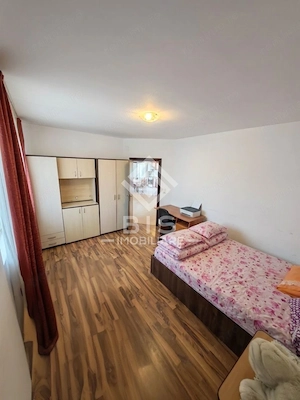 Vând Apartament Luminos, 2 Camere + Dressing, Zona Sanovil - imagine 9