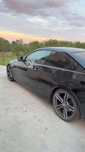 Vând BMW seria 3 1.9 diesel 2010 - imagine 4