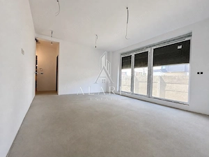 Apartament cu 3 camere, curte de 100mp, in Giroc - imagine 2
