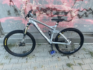 Bicicleta enduro Full Suspension ,,27.5,, Stare: Foarte Buna