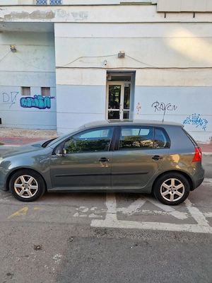 Vand Golf 5 || 2004 || 1.9 TDI || PRET USOR NEG - imagine 3